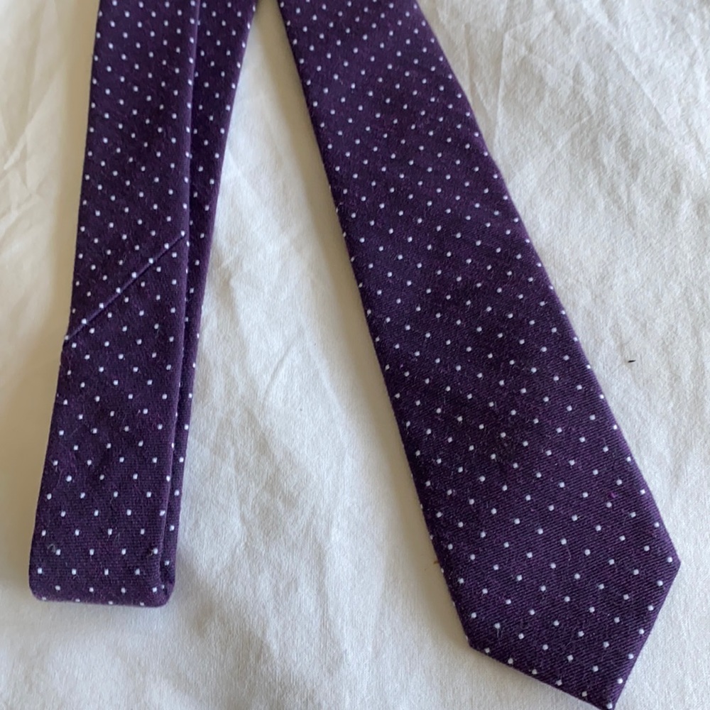 Penguin skinny purple polka dot tie